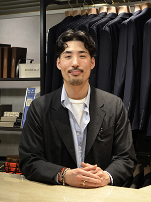 スタッフ写真:丸の内店 / 辻本篤志