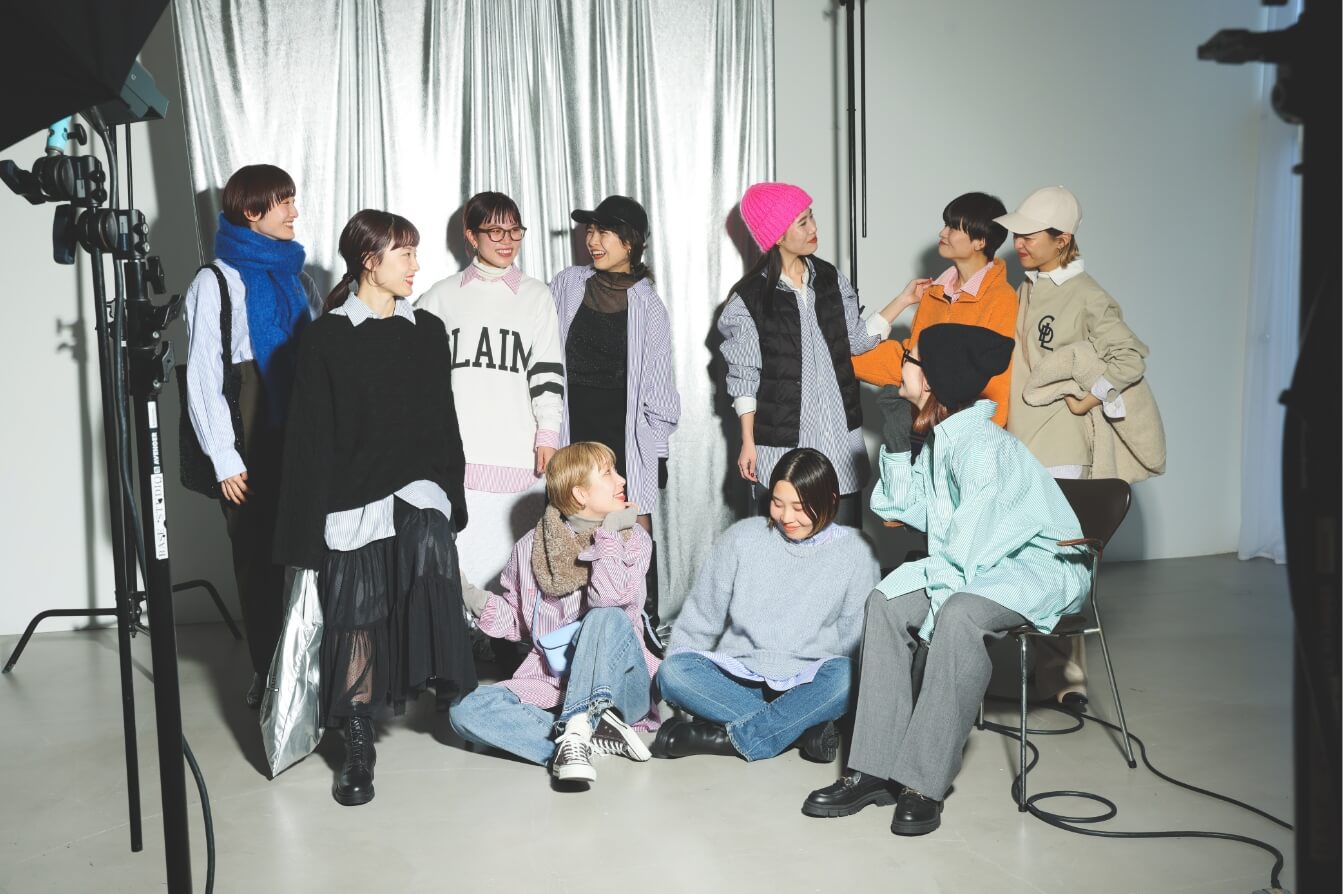 HOLIDAY SEASON 10 STAFF SNAP