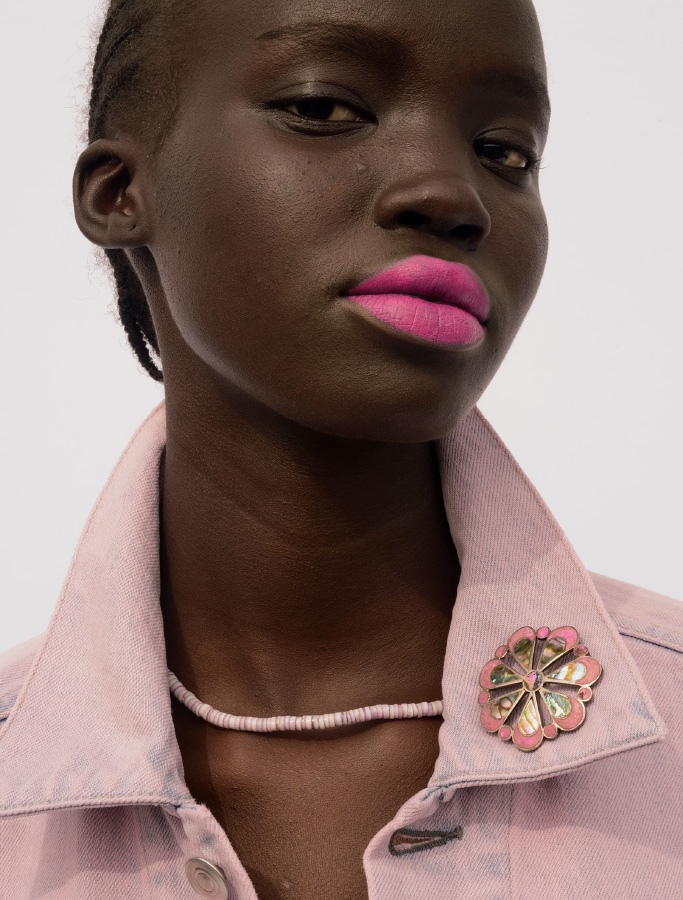 THENIME LOOK 38