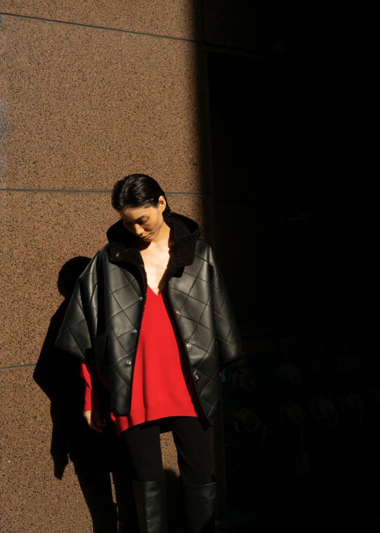 LYNESS SHORT CAPE