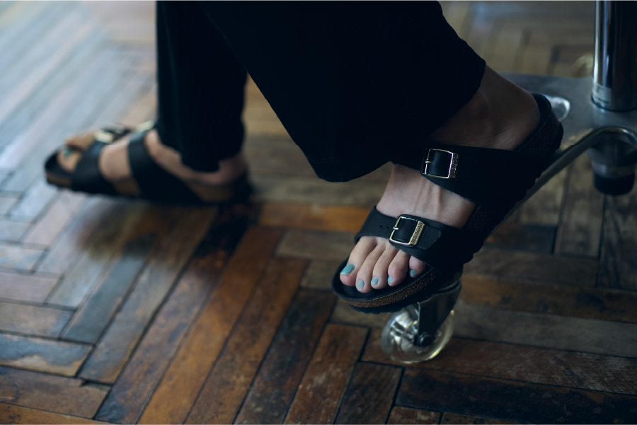 Les Foulées 10 footprints of BIRKENSTOCK for IÉNA & ÉDIFICE 金子瑠美 (美容師/「RUMIKA」オーナー)