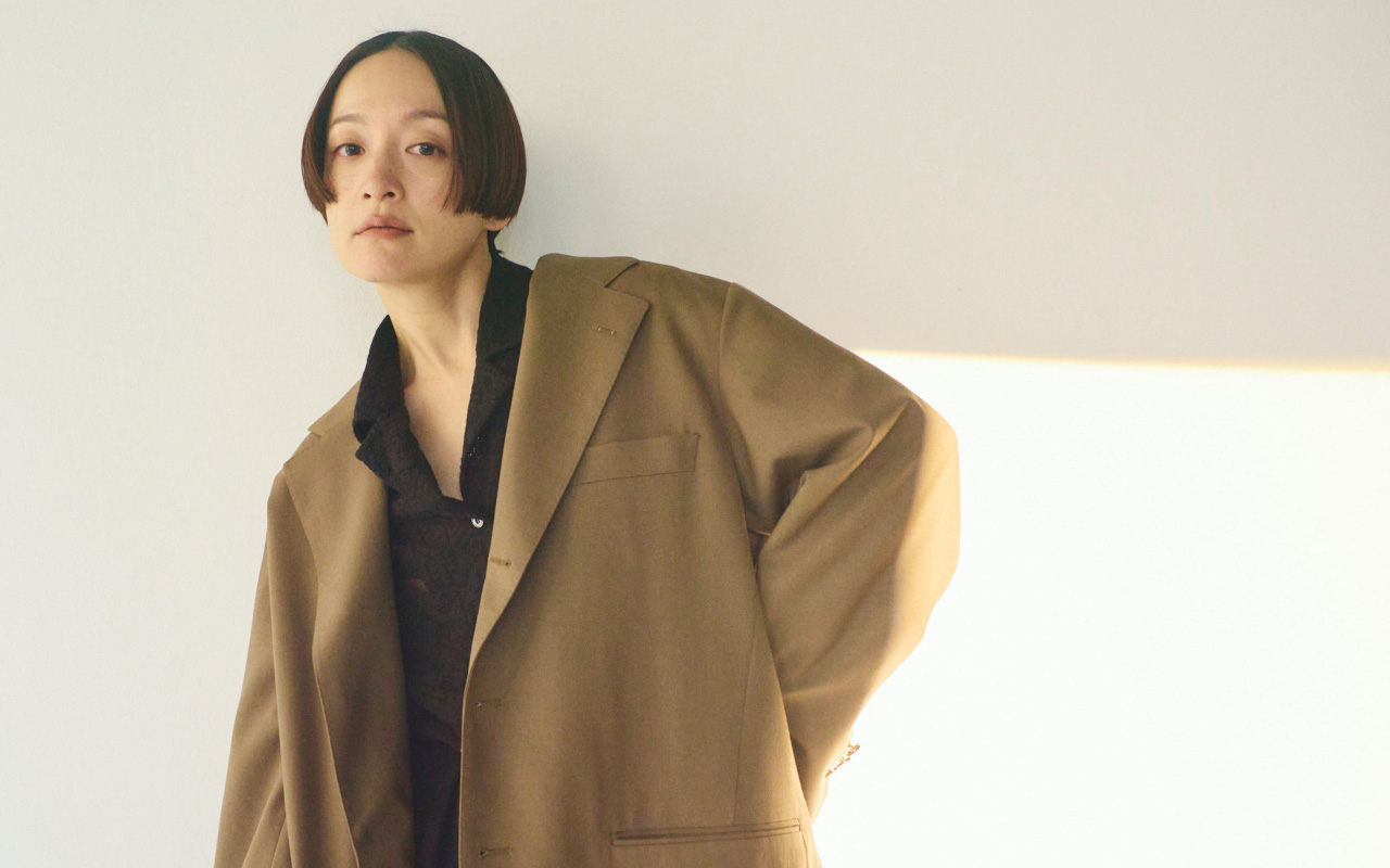 Spick & Span 春は、きちんと。軽やかに。 高山都が纏う、大人の春支度